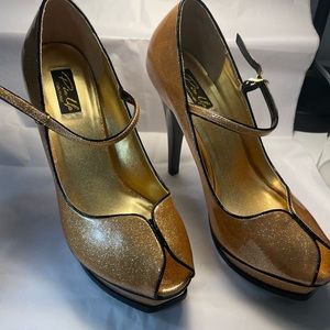Pin-up Couture  Gold Heels